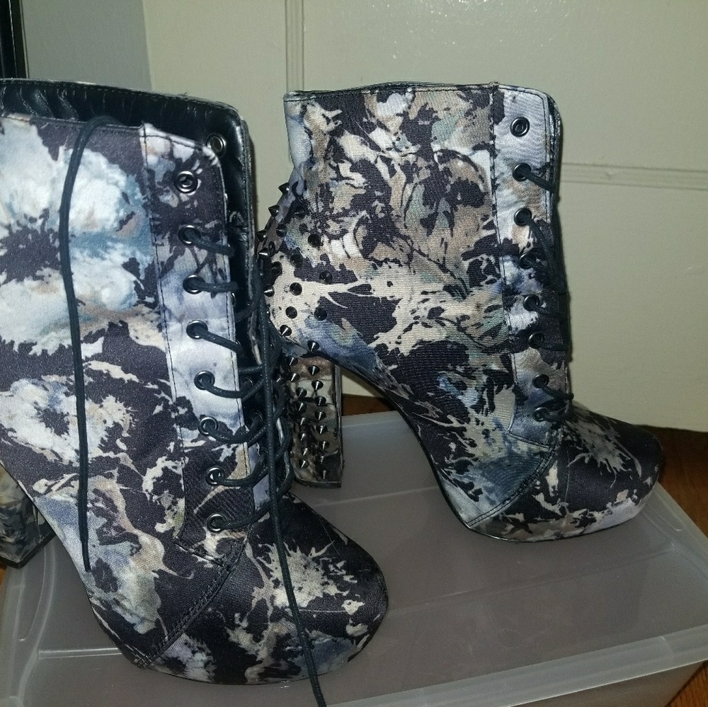Floral print and studs Heels- booties